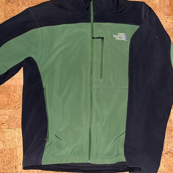 North Face Jacket. Used. Size Medium - Picture 3 of 5